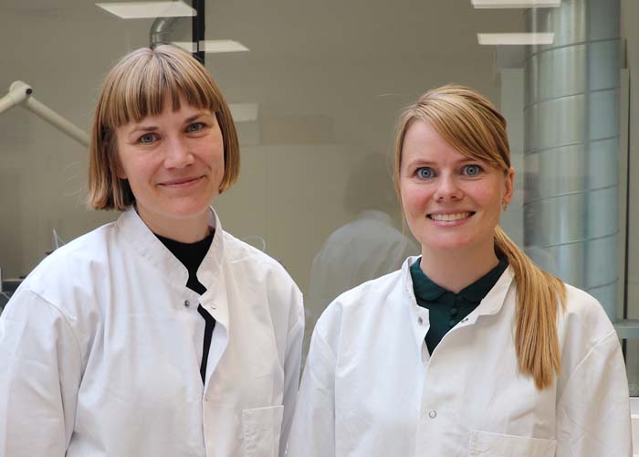 A photo of Anette and Rie in the lab, our two new PhD-level scientists for the impurity team.